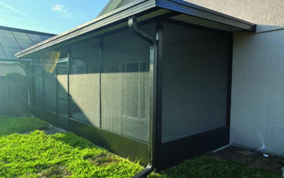 From Umbrellas to a Screen Room: A Backyard Transformation in Winter Haven