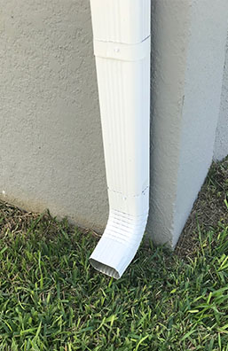 Gutter spout on the side of a house. Screen enclosures. Screening a lanai. Screen enclosures near me. Sunrooms Orlando Florida. Poop Lanai. Sunroom Orando fl. Lanai Patio enclosure. Patio enclosure suppliers. Patio cover with screen. Pool enclosure florida. patio cover screen. florida screened in porch. screen patio covers. pool screen enclosures florida. screen pool enclosures florida. patio screen enclosures near me. florida porches