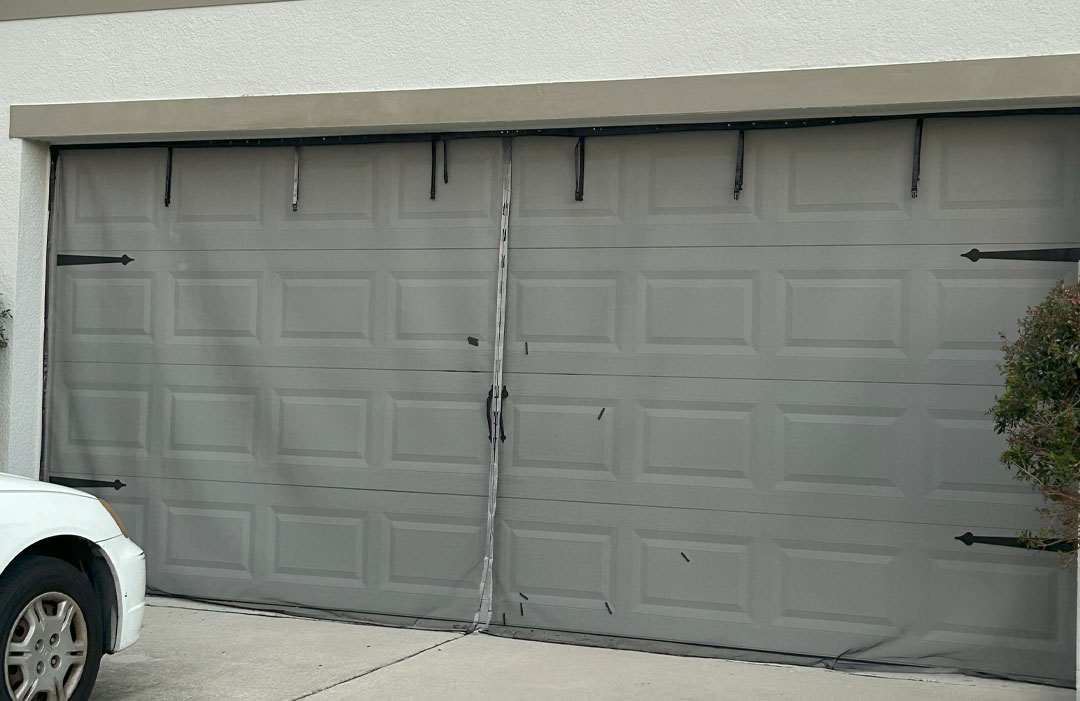 Magnetic garage screen not properly lined up