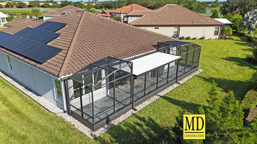 Custom screen room combo with patio cover built by MD Construction